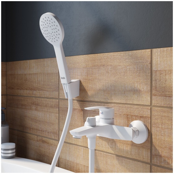 Смеситель ванна IDDIS Ray с коротким изливом белый матовый RAYWT02i02