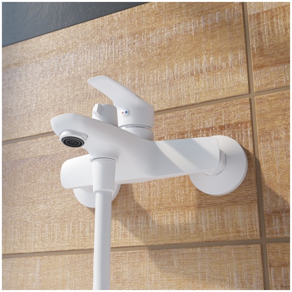 Смеситель ванна IDDIS Ray с коротким изливом белый матовый RAYWT02i02